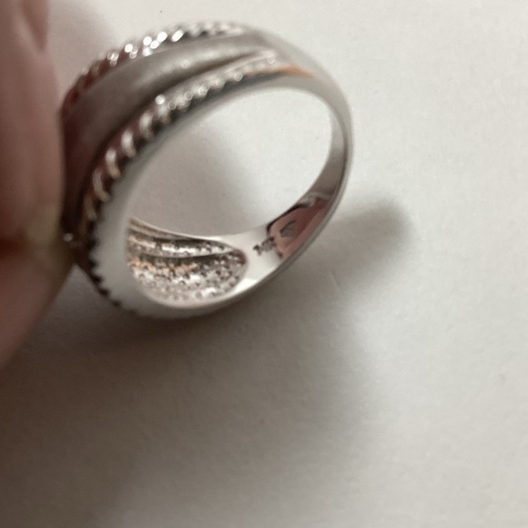 NEW 14k W. GOLD BLUE ZIRCON RING - Picture 6 of 8